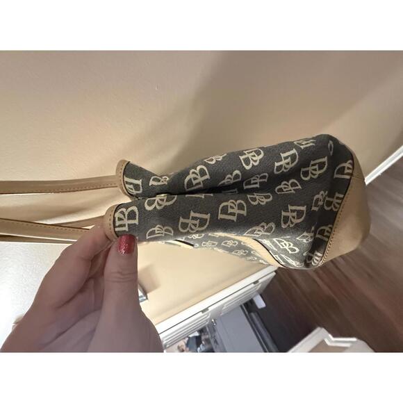 Dooney & Bourke Signature Logo Tote Bag - Picture 8 of 10